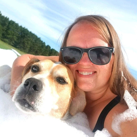 Meet your Posher, Teri - Picture 1 of 2